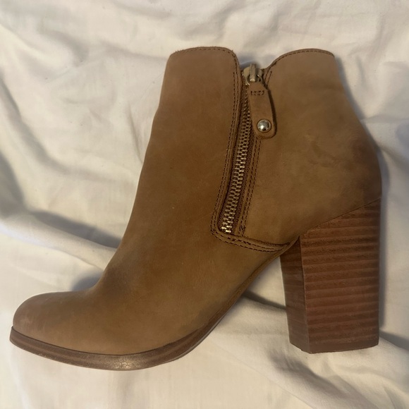 Suede Aldo Boots - Picture 4 of 4